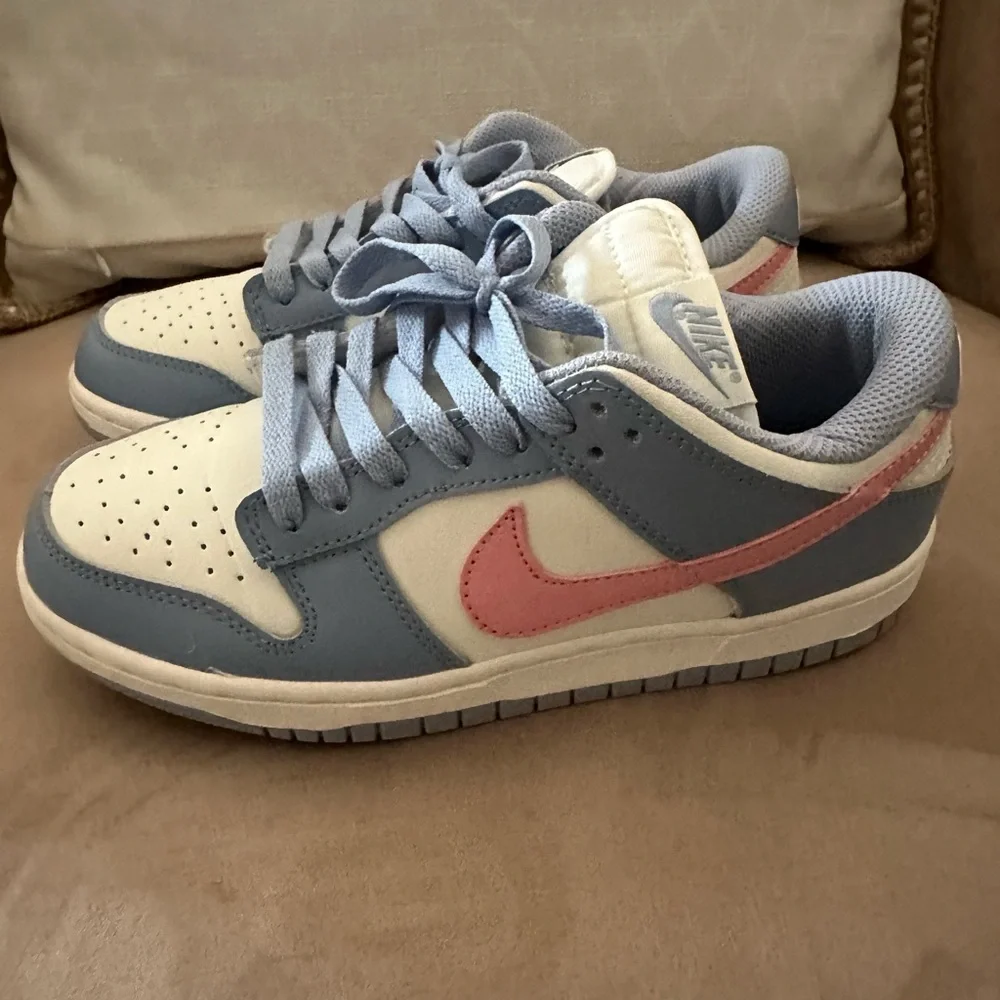 Nike Dunk Low Pastel Blue with Pink Swoosh - Picture 6 of 10